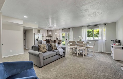 North Salt Lake House | 2-bedroom cozy basement North Salt Lake with WiFi, AC
