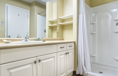 Jamestown Condo | 2 Bedroom Deluxe Condo, Newport Overlook, in Jamestown Rhode Island!