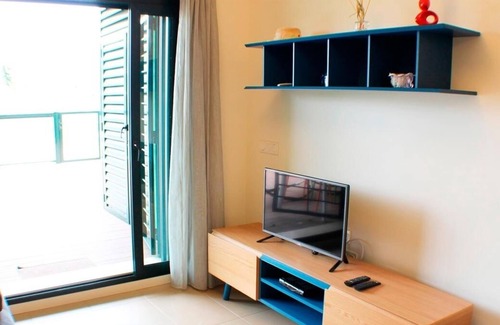 Torre de la Horadada Apartment | 2 bedroom apartment on the 1st line of the sea and community pools.
