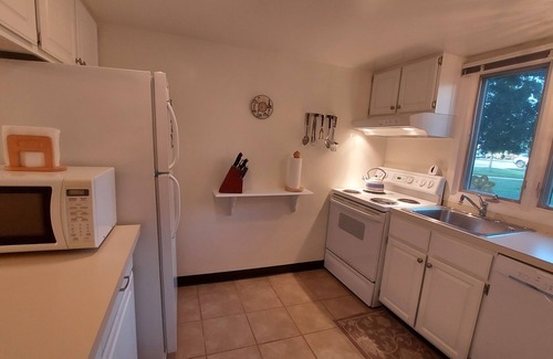 Cedar House | 2 Bedroom family condo, outside pool, 2 miles to Lake MI