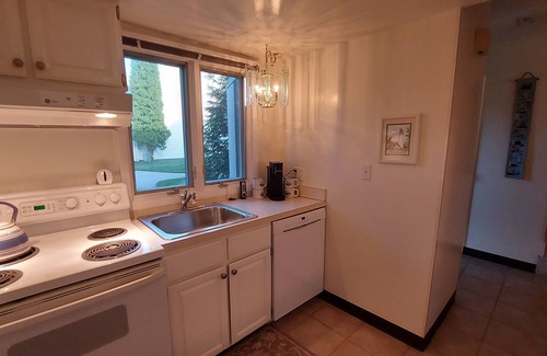Cedar House | 2 Bedroom family condo, outside pool, 2 miles to Lake MI
