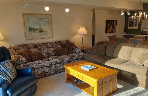 Cedar House | 2 Bedroom family condo, outside pool, 2 miles to Lake MI