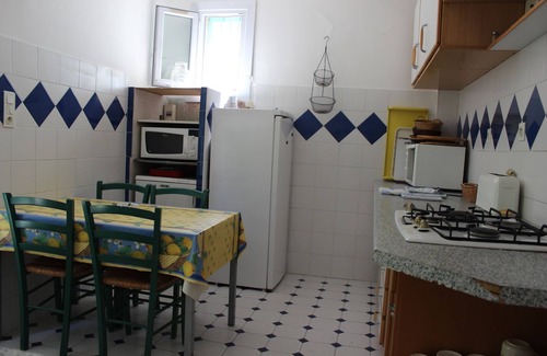 Cagnes-sur-Mer Villa | 2 bedroom flat in a charming villa. Private pool, garden, parking. Dogs allowed.