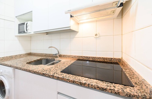 Barrio de La Latina Apartment | 2-bedroom flat in the heart of Madrid: location and comfort