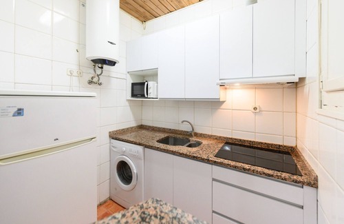 Barrio de La Latina Apartment | 2-bedroom flat in the heart of Madrid: location and comfort