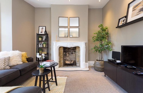 East Putney Apartment | 2 Bedroom Flat in Wandsworth Close to Tube Station