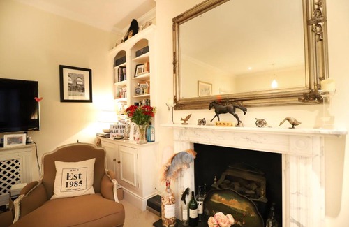 Tachbrook Apartment | 2 Bedroom Flat With Patio Close To Victoria