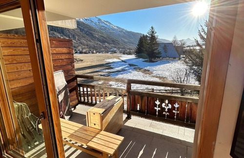 Monetier-les-Bains Apartment | 2-bedroom apartment at the foot of the slopes with heated pool
