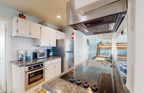 Galveston House | 2-bedroom Galveston home with open floor and outdoor activities