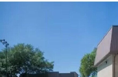 Westchase Apartment | 2 bedroom gated Zen & Cozy condo a blk from the NRG stadium 5 minutes to dwntwn