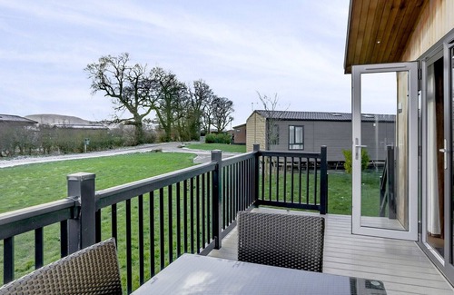 Carlton-in-Cleveland Cabin | 2 bedroom accommodation in Great Ayton, Yorkshire Moors and Coast