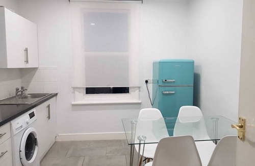Grove Green Apartment | 2 Bedroom Gorgeous Apartment
