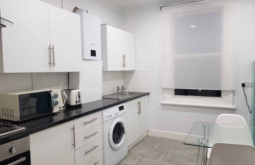Grove Green Apartment | 2 Bedroom Gorgeous Apartment
