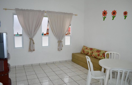 Maranduba House | 2 BEDROOM HOUSE IN CONDOMINIUM GARAGE 3 CARS WIFI BARBECUE. 250M FROM THE BEACH