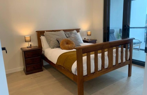 Ryde Apartment | 2 bedroom In the Middle of Sydney with Beautiful River View