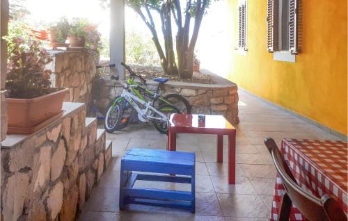 Mali Iz Apartment | 2 Bedroom Lovely Apartment In Mali Iz