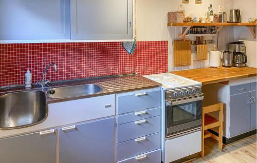 Innfjorden House | 2 Bedroom Lovely Home In Innfjorden