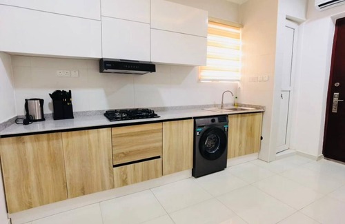 Ikoyi Apartment | 2 Bedroom Luxury Apartment w/Pool, Free WIfI, City View, Serene & Secure Estate.