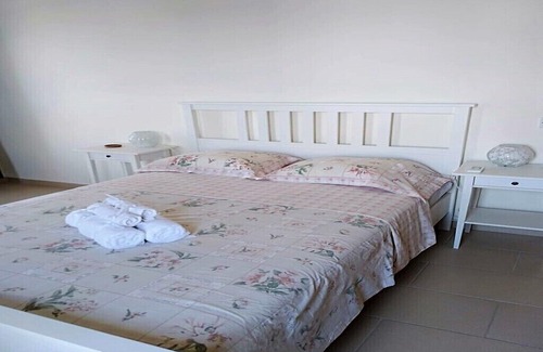Tersefanou Apartment | 2 Bedroom Modern Apartment With Communal Pool 10 Minutes From beach Tersefanou