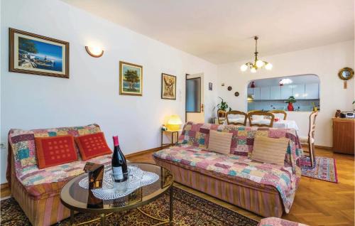Viskovo Apartment | 2 Bedroom Nice Apartment In Viskovo