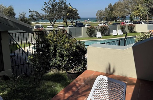 Miami Apartment | 2 Bedroom Ocean Glimpses Renovated Apartment - Right on Miami Beach!