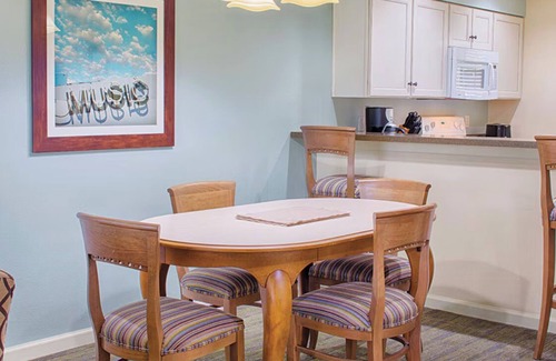 Branson Resort | 2-bedroom resort in superb Branson with WiFi, fitness room, AC
