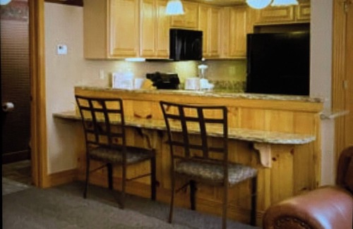 Gatlinburg Resort | 2-bedroom resort in charming Gatlinburg with WiFi, AC