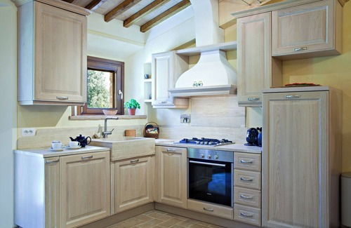 Gambassi Terme Apartment | 2-bedroom rustic apartment in charming Gambassi with WiFi