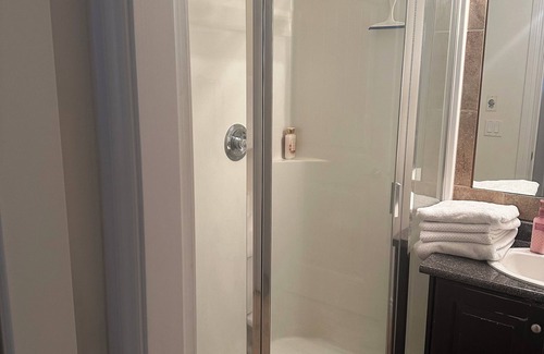 Black Mountain Bed & Breakfast | 2 bedroom separate beautiful suite…n