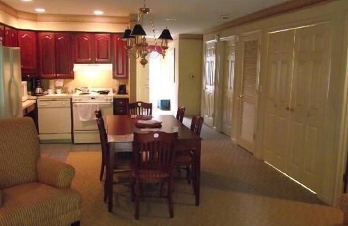 Williamsburg Resort | 2 Bedroom unit at Williamsburg Plantation
