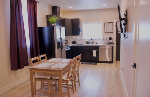 Vancouver House | 2-bedroom vacation home just 13 minutes drive to Moda Center