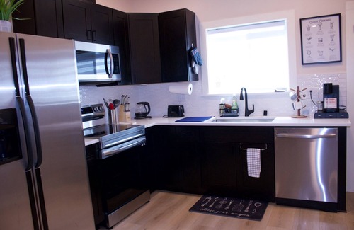 Vancouver House | 2-bedroom vacation home just 13 minutes drive to Moda Center