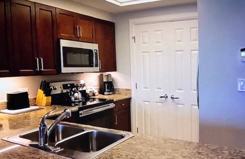 East Fort Lauderdale Villa | 2 bedroom villa available for the FLIBS. Sleeps up to eight!