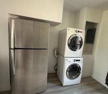 Montreal Apartment | 2 bedrooms near Verdun C005