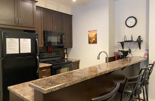East Kootenay Condo | 2 Bedrooms Sleeps 4 Adults l A/C