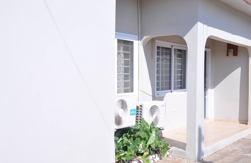 Nungua House | 2 BEDROOMS|WIFI|SELF COMPOUND|VALUE FOR MONEY