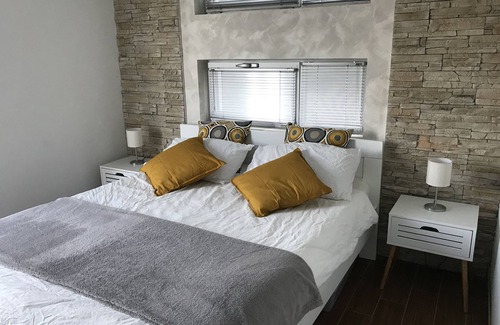 Dobrota Apartment | 2 Beds, Fjord Panorama and Pool in Dobrota