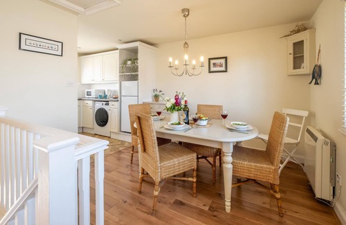 Thorpeness Apartment | 2 Bell Lodge - sleeps 6 guests in 2 bedrooms