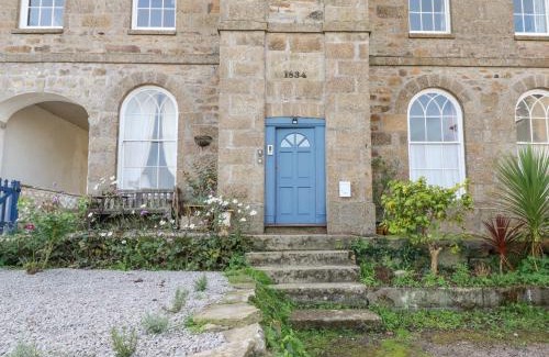 Chysauster Apartment | 2 Bell Tower