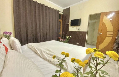 Gurugram House | 2 BHK entire floor for stay/parties