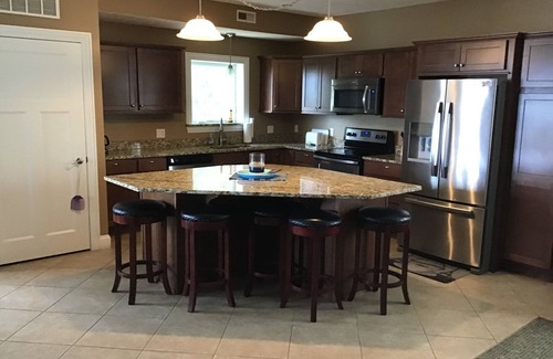 Geneva-on-the-Lake Condo | 2 BR/2 Ba Lakefront Condo 211-open concept kitchen/living and dining room