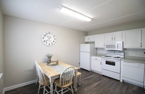 Gulfport Apartment | 2 Br Apt w/pool and fast Wi-fi