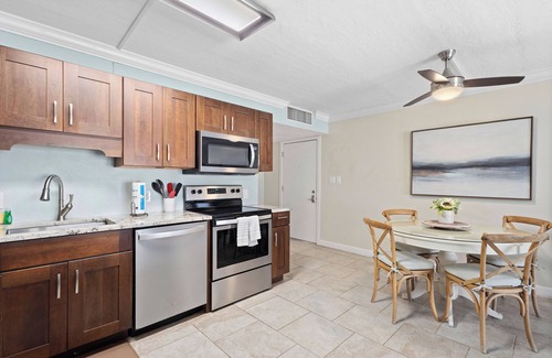 Whitney Beach Condo | 2 BR Beachfront Paradise in Longboat Key-Cabana Beach Club #2 Resort by RVA