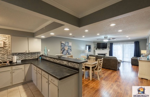 Branson Condo | 2 BR Condo Near the Strip ~ 2 Pools ~ FREE TICKETS INCLUDED! (FHE-3)