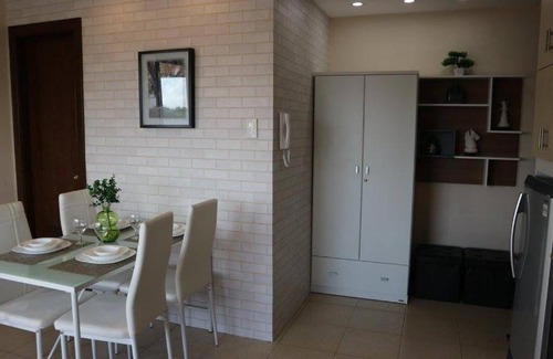 Pembo Apartment | 2 BR Condotel near Venice Grand Canal, SM Aura Mall and BGC