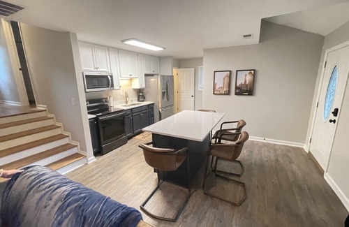 Frankfort Cottage | 2 BR Cottage on the River