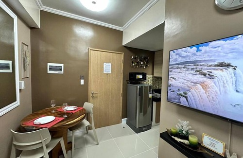 Paranaque Condo | 2 BR Fully Furnished Condo Parañaque with Pool and Parking - Bloom 1135
