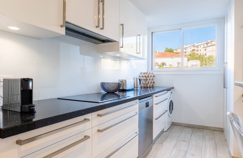 La Croix des Gardes Apartment | 2-Br in high Residential Property