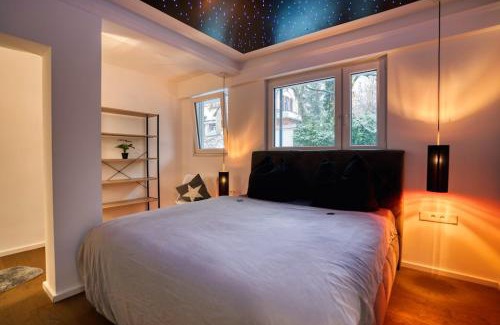 Wiesbaden Apartment | 2 BR Loft - WHIRLPOOL - TERRASSE - ZENTRAL - WIFI - BUSINESS - KAFFEE - NETFLIX
