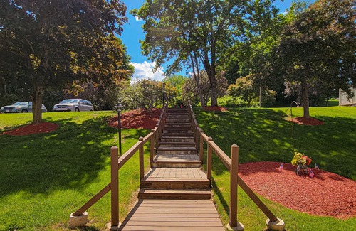 Weirs Beach Condo | 2 BR Private Balcony/Tennis/Pool